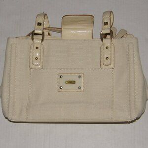 Sarah Violet Beige Canvas And Patent Leather Shoulder Bag